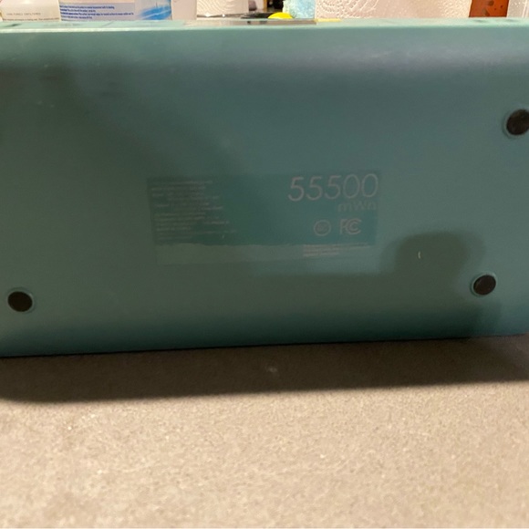 HALO Mophie Bolt Air+ with AC Inverter, Portable Jump Starter, Air Compressor,l - Picture 8 of 16